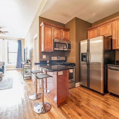 Lovely 2 Bed 3 Miles From Dt W Free Parking Chicago Exteriér fotografie